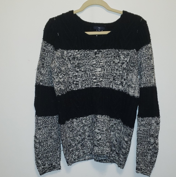 Black and white striped cable knit sweater - Picture 1 of 3